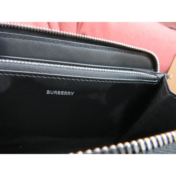 BURBERRY ELMORE BLACK LOGO EMBOSSED LEATHER ZIP AROUND CLUTCH CONTINENTAL WALLET - Picture 4 of 15